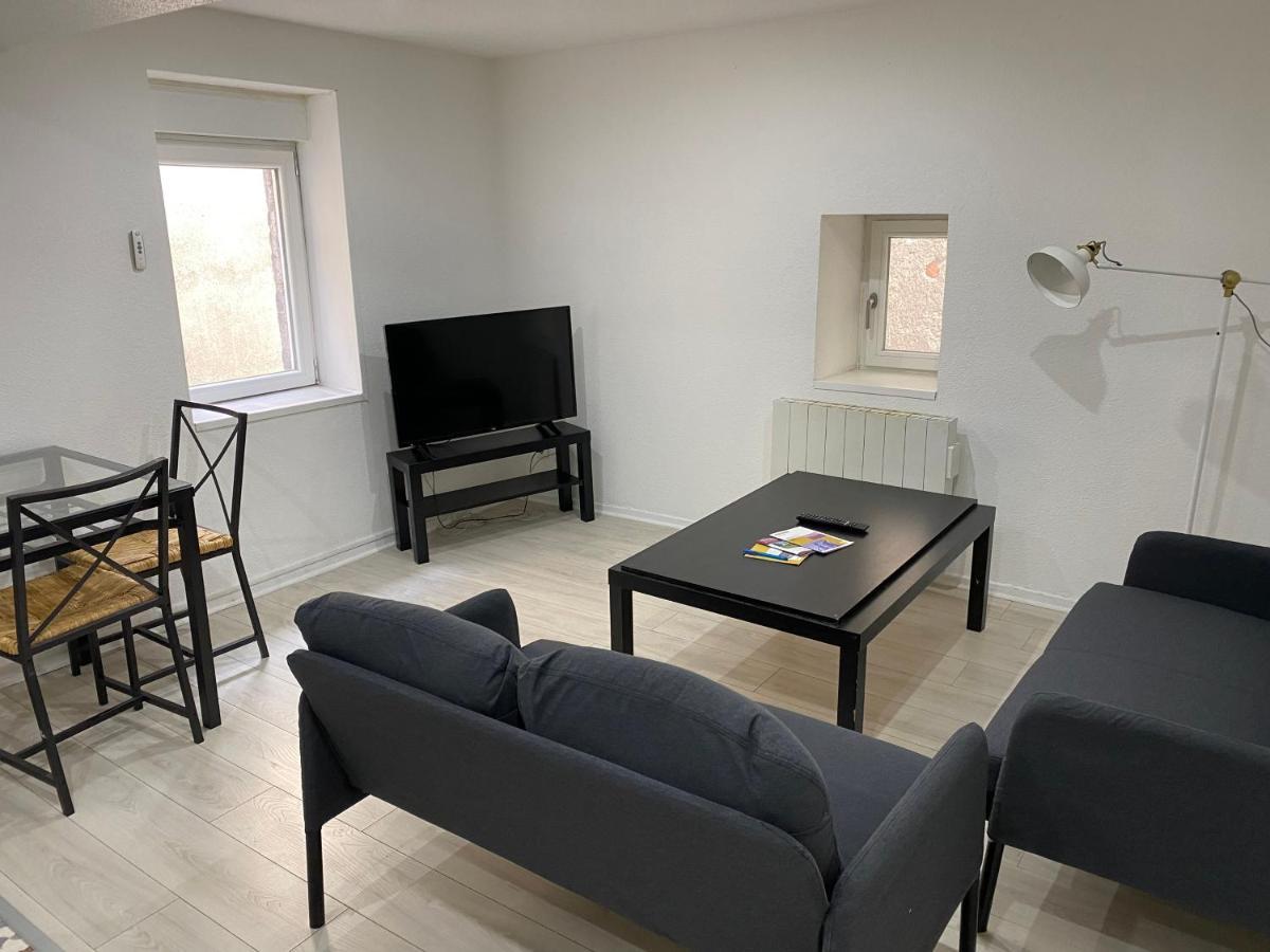 Appartement 2Eme Etage 42M2 Hyper Centre Ville / Parking Gratuit Riom Ngoại thất bức ảnh