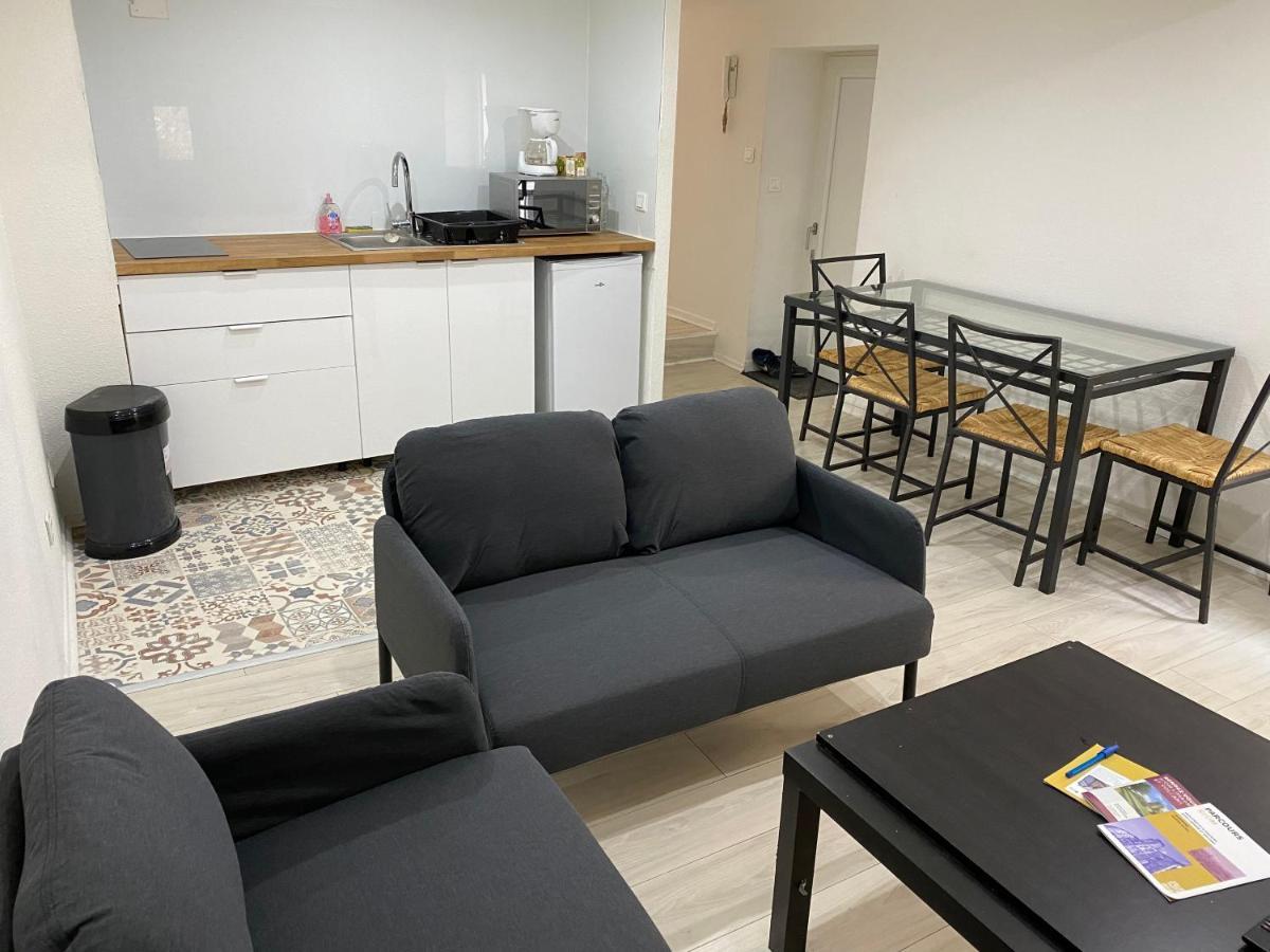 Appartement 2Eme Etage 42M2 Hyper Centre Ville / Parking Gratuit Riom Ngoại thất bức ảnh